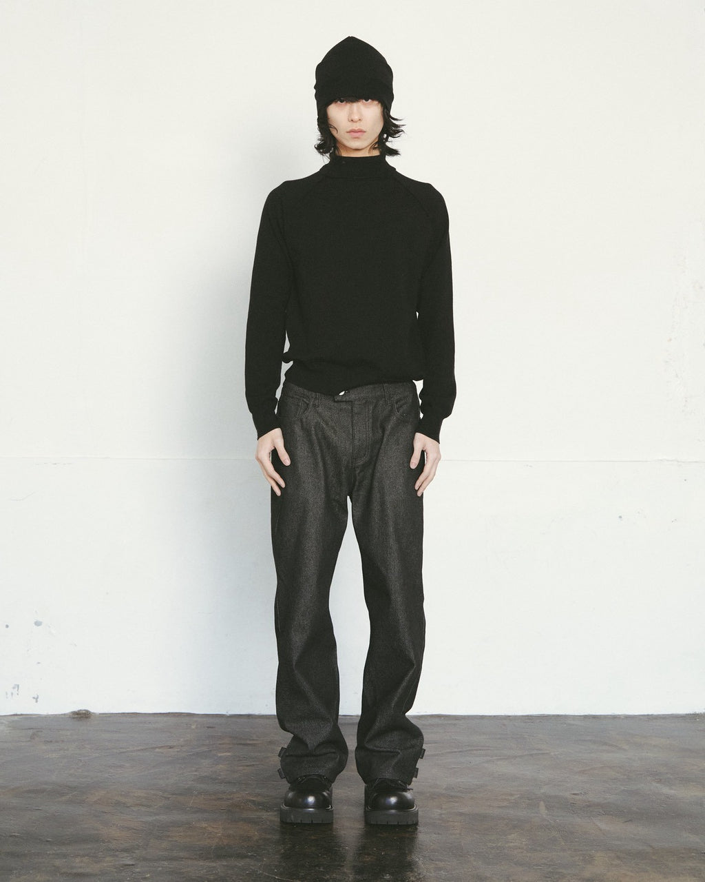 piped-trim raglan turtleneck